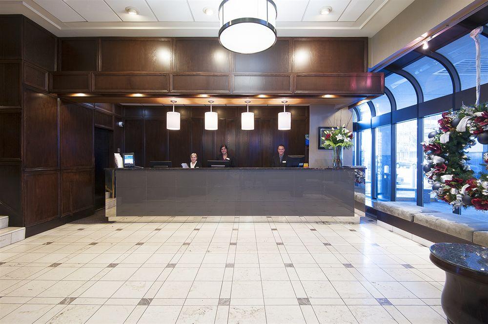 International Hotel YYC Kültér fotó