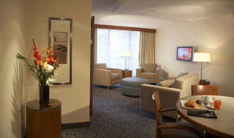 International Hotel YYC Kültér fotó