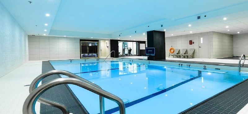 International Hotel YYC Kültér fotó