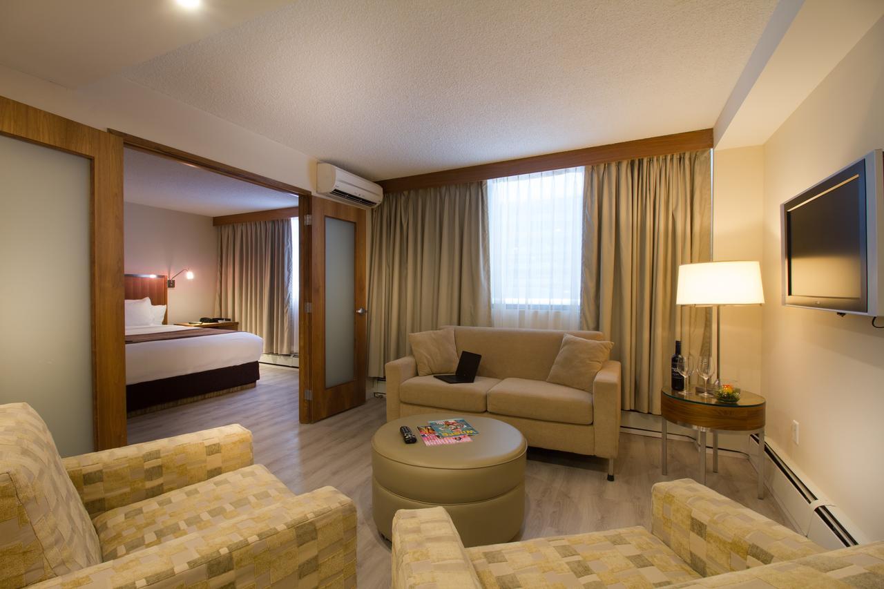International Hotel YYC Kültér fotó