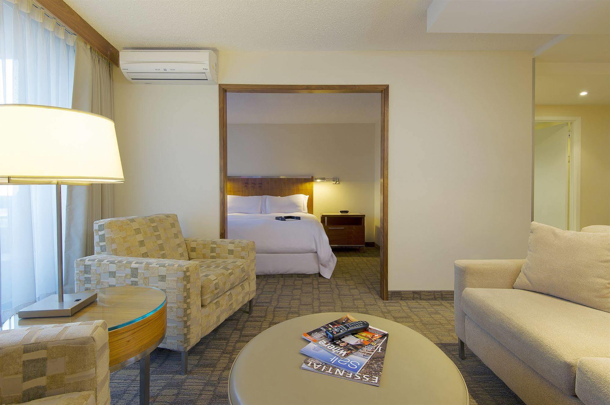 International Hotel YYC Kültér fotó