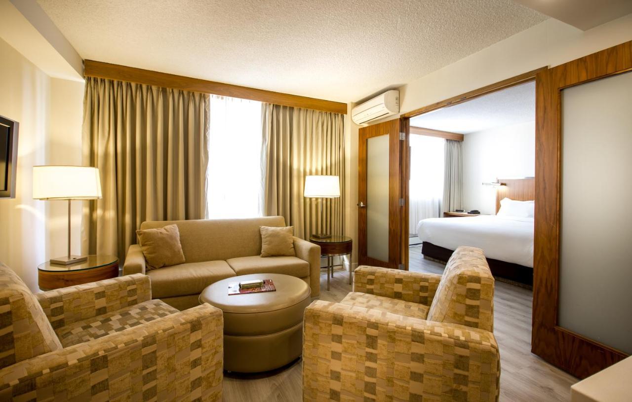 International Hotel YYC Kültér fotó