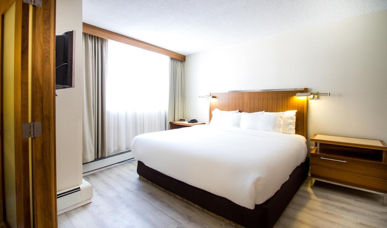 International Hotel YYC Kültér fotó